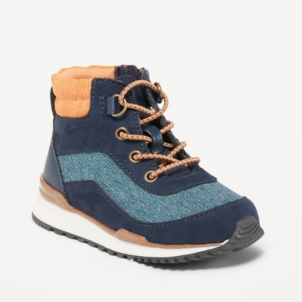 Old Navy Toddler Boys Size 6 Hiking Shoes